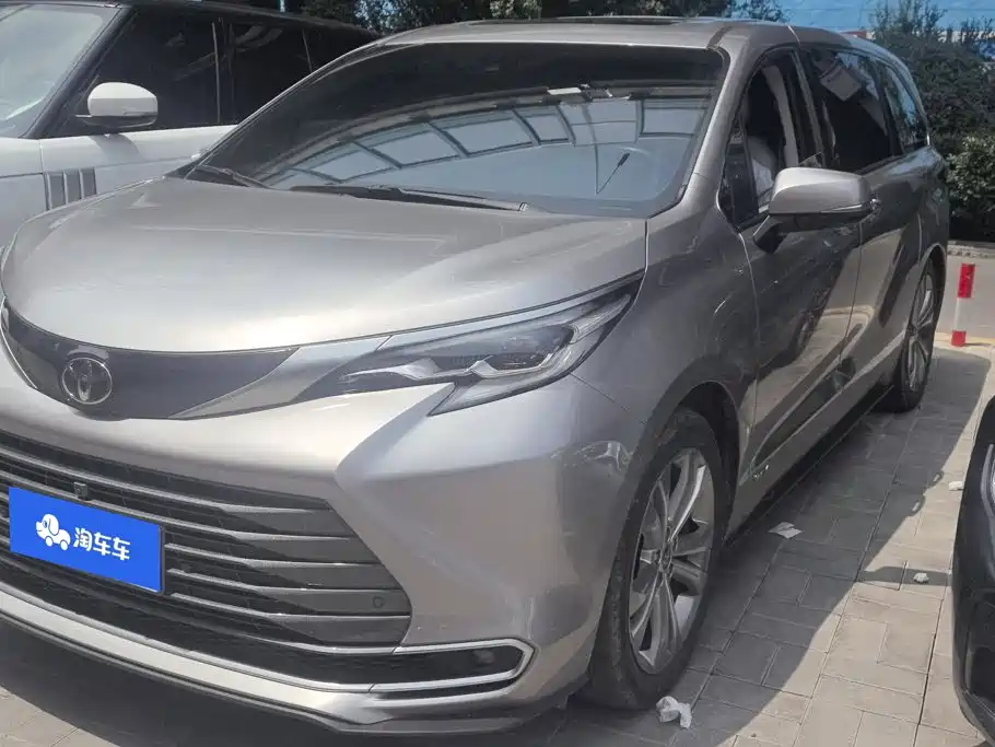 Toyota Sienna 2024