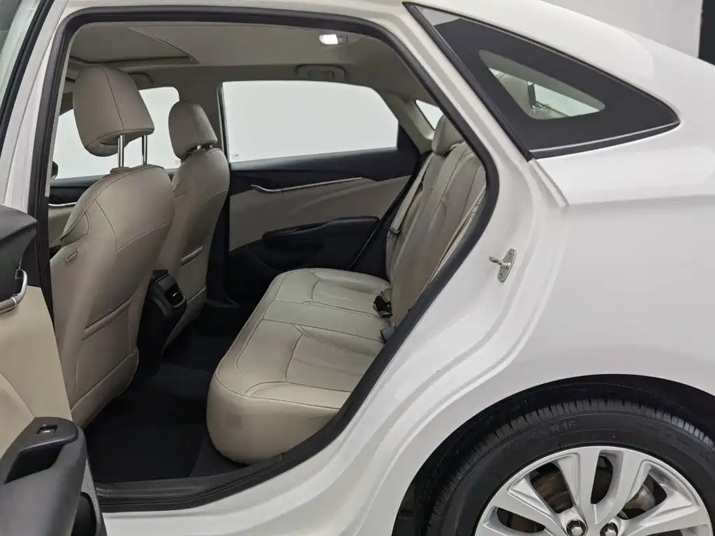 Buick Excelle 2017 — фото 15