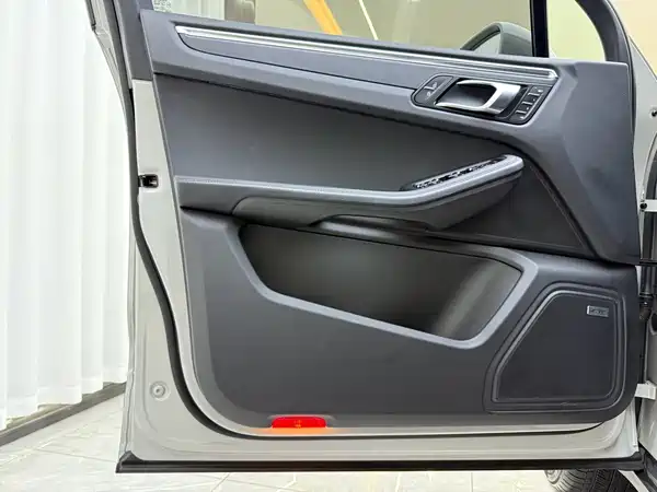 Porsche Macan 2024
