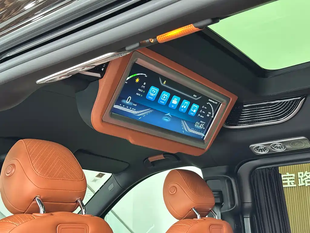 Mercedes-Benz V-Class 2023 — фото 10