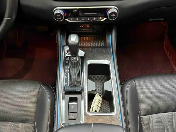 Nissan Teana 2024