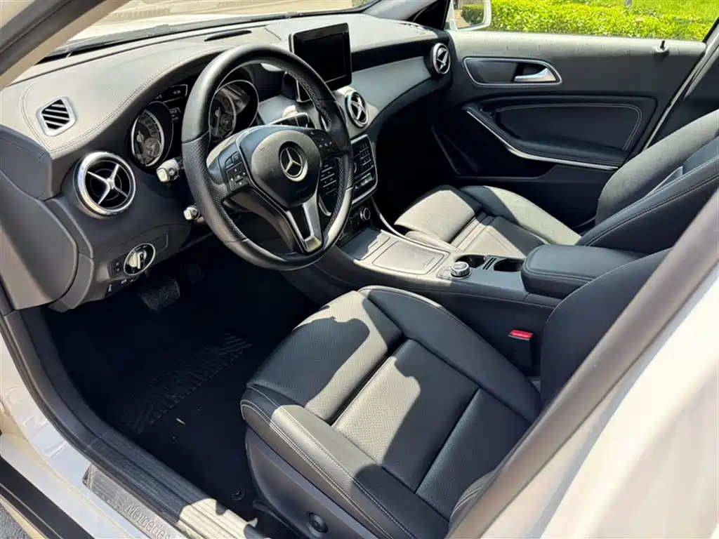 Mercedes-Benz GLA 2016 — фото 16