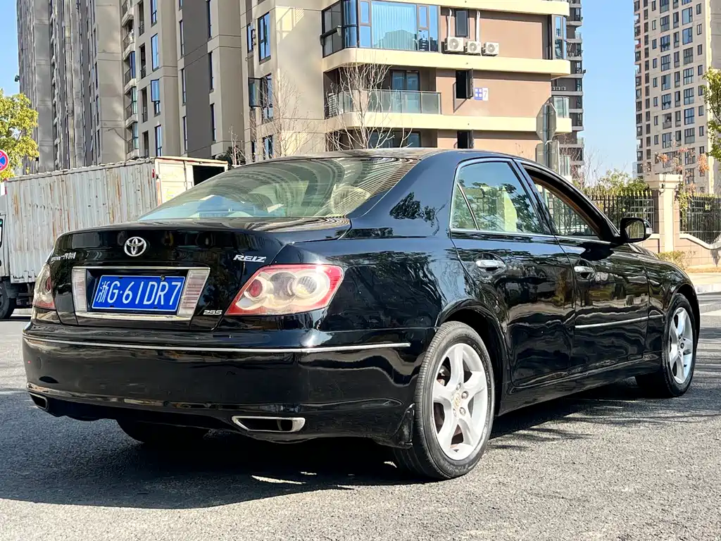 Toyota Reiz 2009