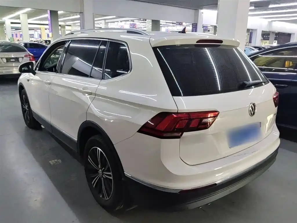 Volkswagen Tiguan L 2020 — фото 5