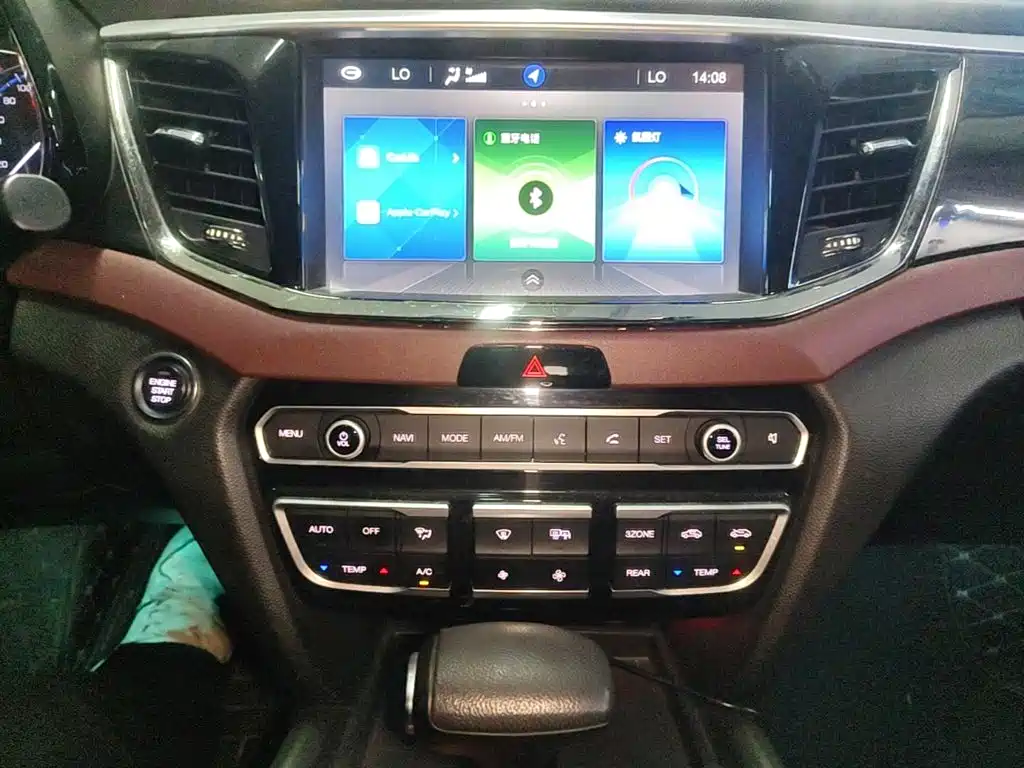GAC Motor Trumpchi GS8 2018 — фото 13