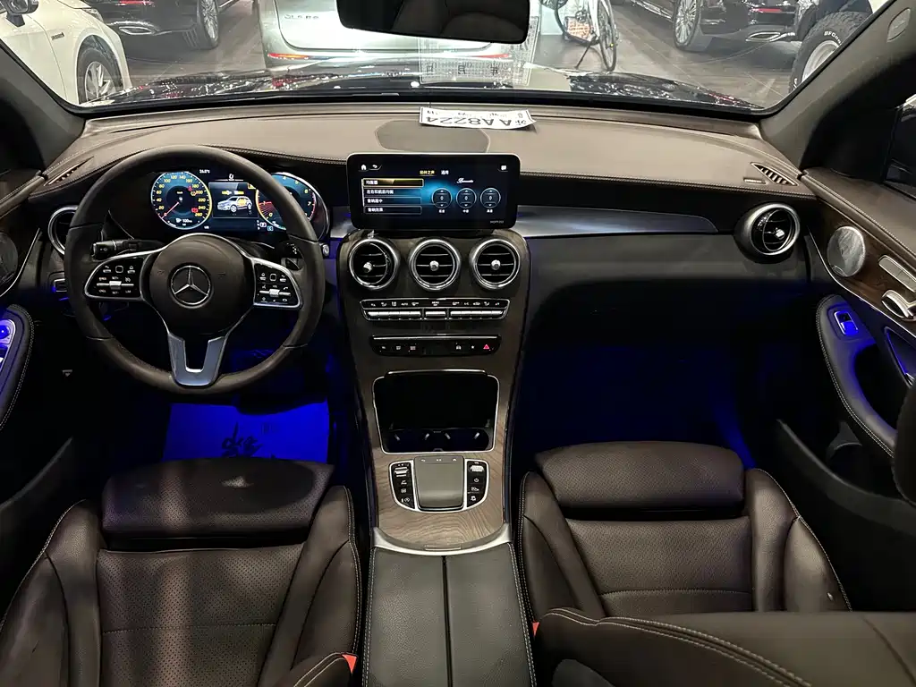 Mercedes-Benz GLC 2020 — фото 11