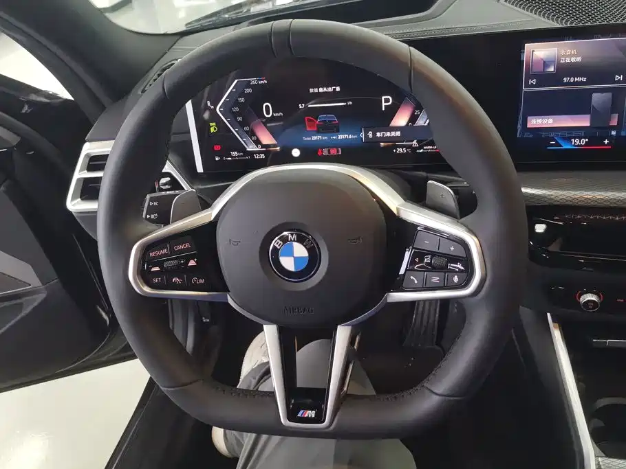 BMW 3 Series 2025 — фото 15