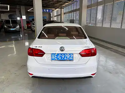 Volkswagen Sagitar 2014