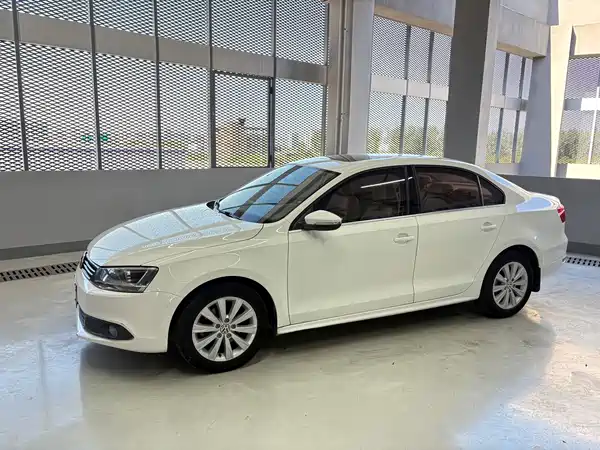Volkswagen Sagitar 2014