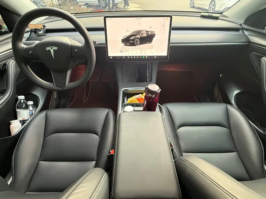 Tesla Model Y 2023 — фото 9