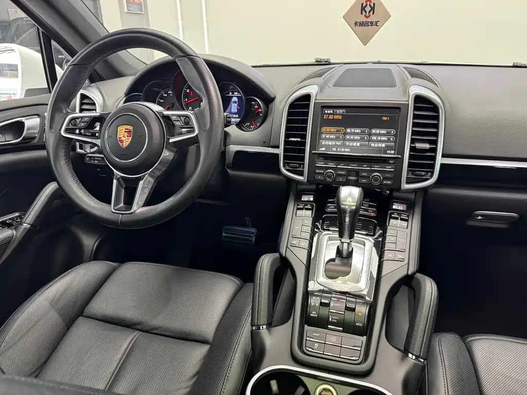 Porsche Cayenne 2015 — фото 21