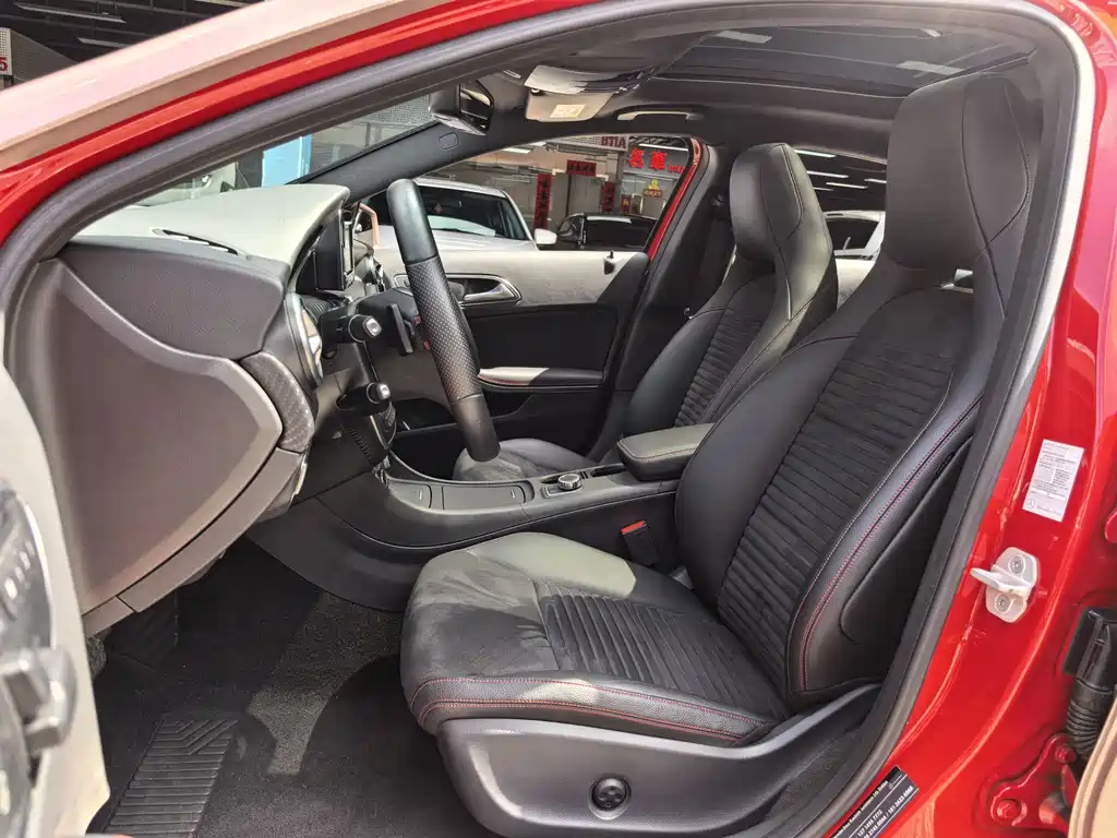 Mercedes-Benz A-Class 2015 — фото 10