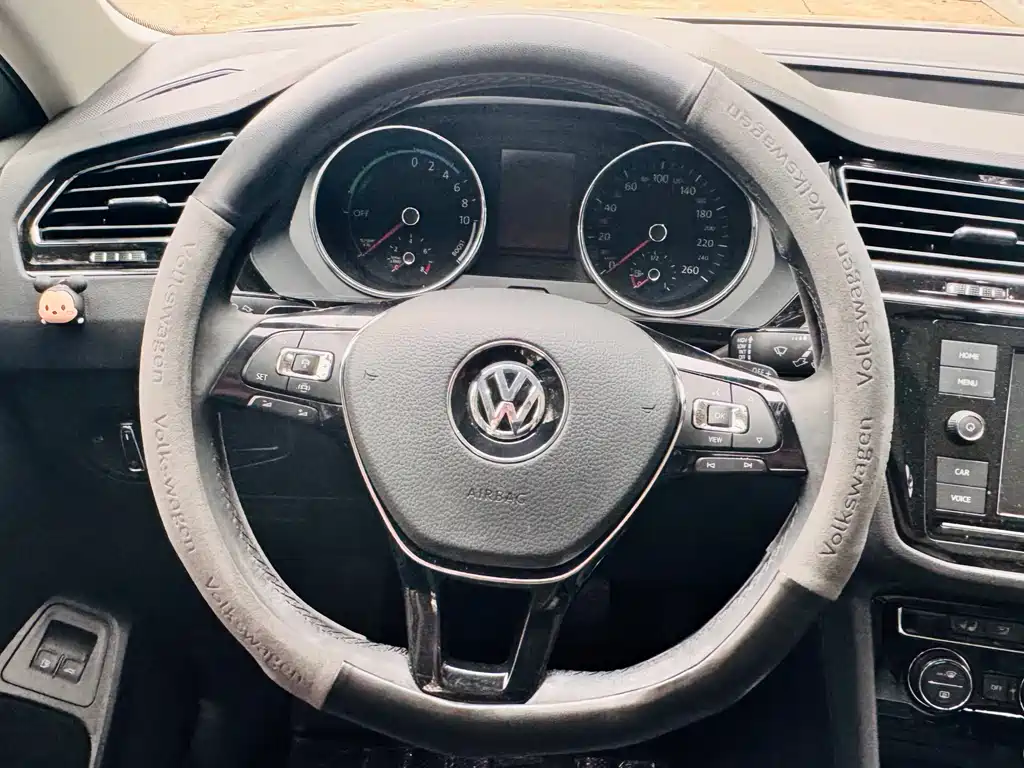 Volkswagen Tiguan L PHEV 2020 — фото 15