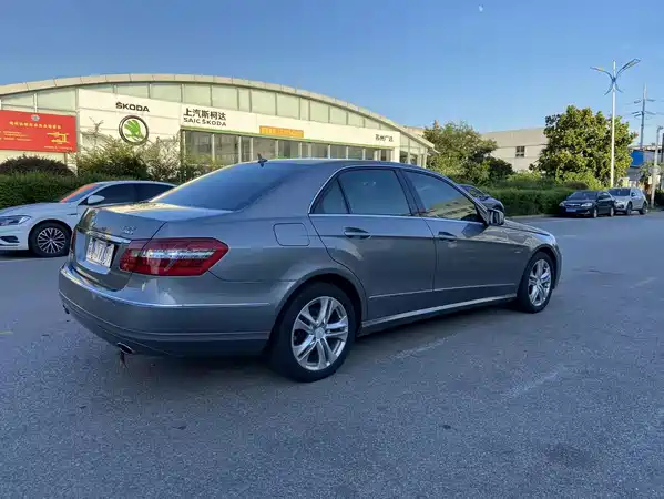 Mercedes-Benz E-Class 2010