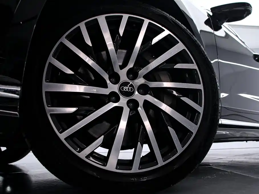 Audi A8 2024 — фото 17