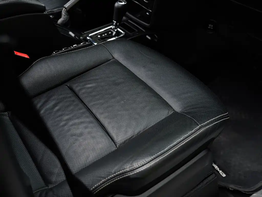 Mercedes-Benz G-Class AMG 2011 — фото 36