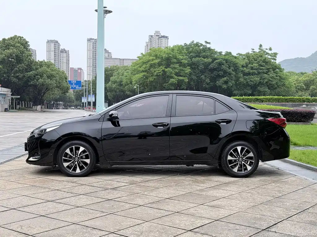 Toyota Levin 2018 — фото 4