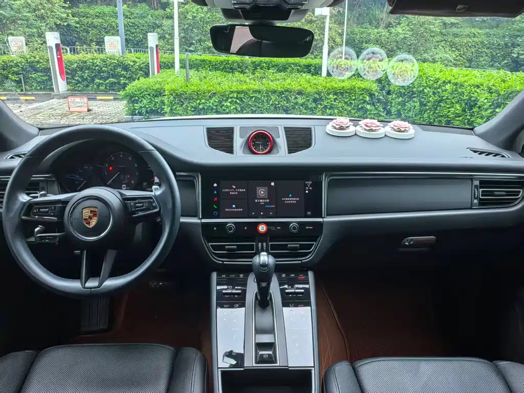 Porsche Macan 2025 — фото 12
