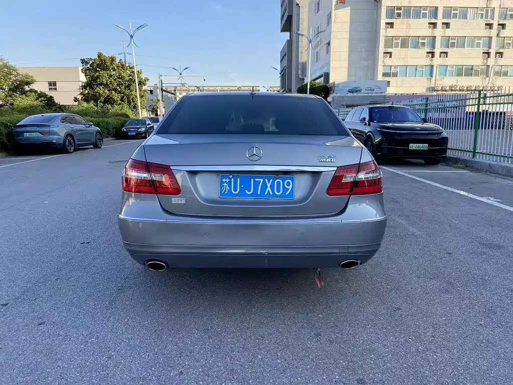 Mercedes-Benz E-Class 2010