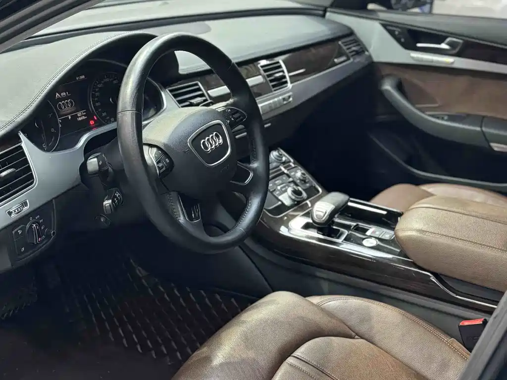 Audi A8 2016 — фото 4