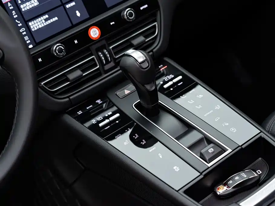 Porsche Macan 2025 — фото 14