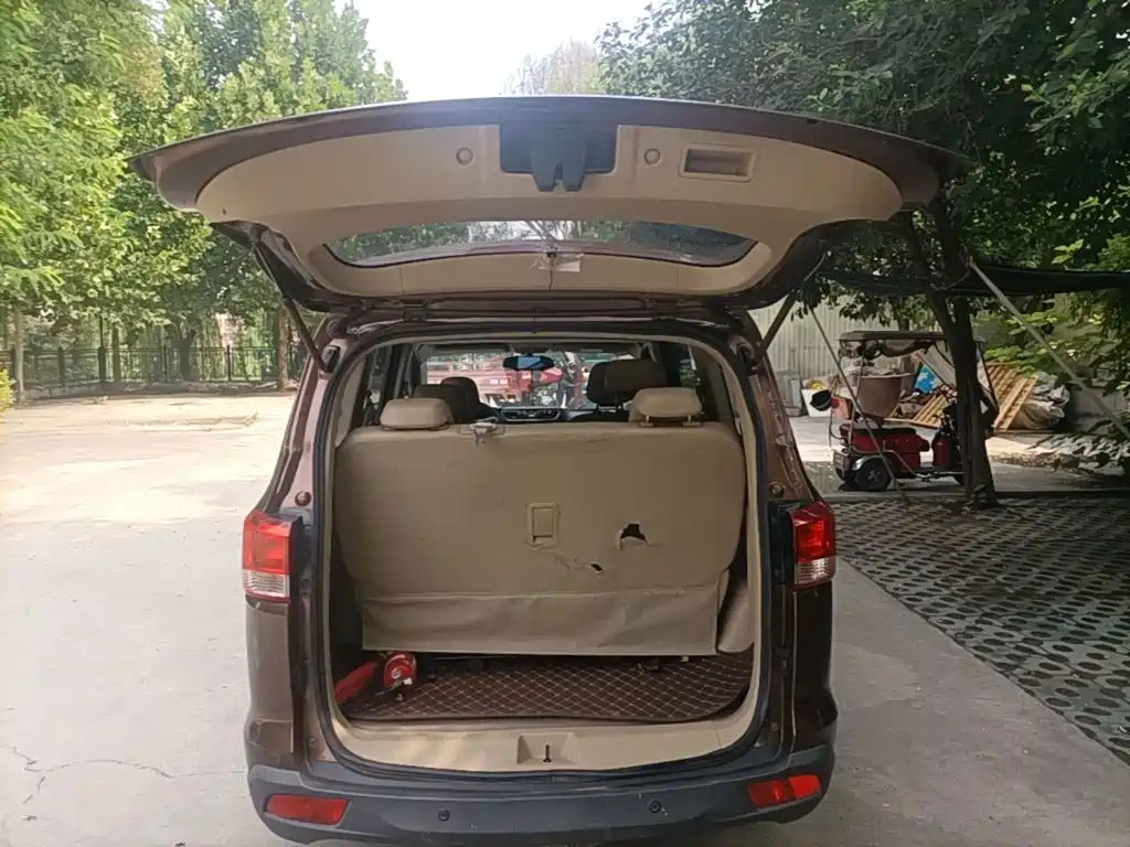 Wuling Hongguang 2016 — фото 19