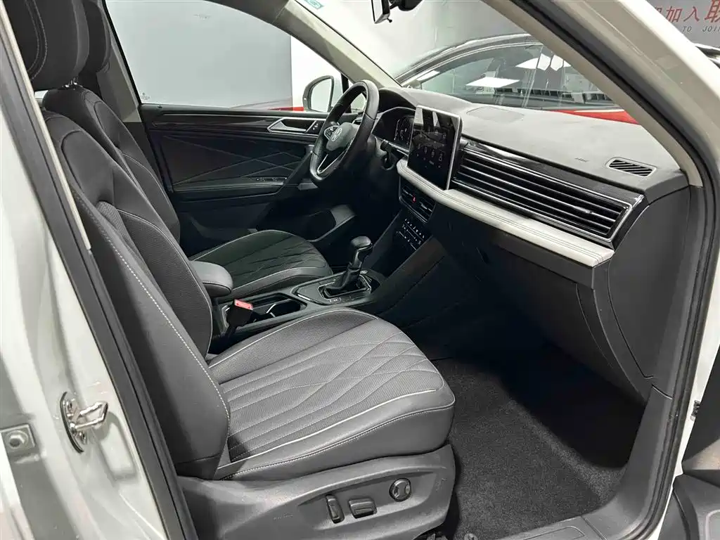 Volkswagen Tiguan L 2022 — фото 13