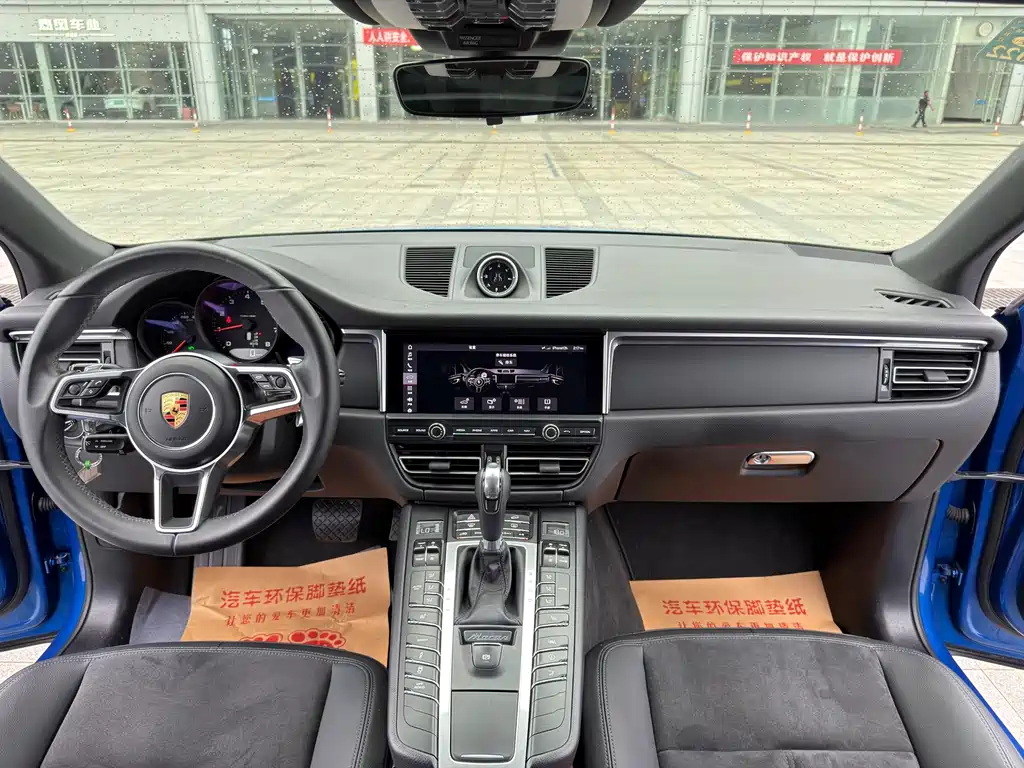 Porsche Macan 2020 — фото 17