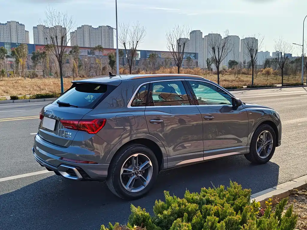 Audi Q3 2023 — фото 30
