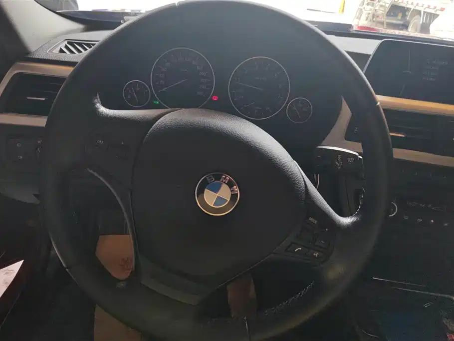 BMW 3 Series 2014 — фото 15
