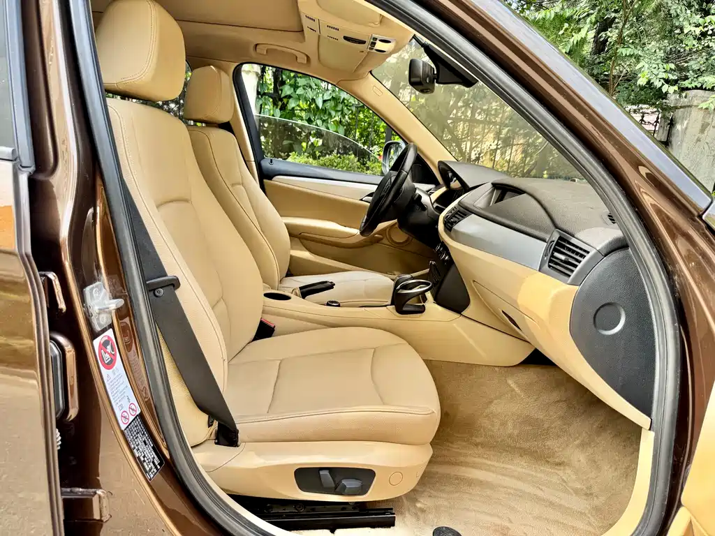 BMW X1 2012 — фото 19