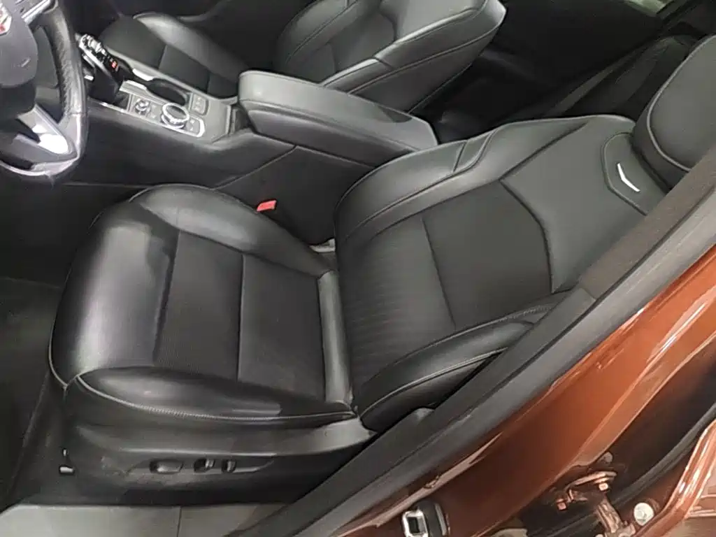 Cadillac XT4 2020 — фото 15
