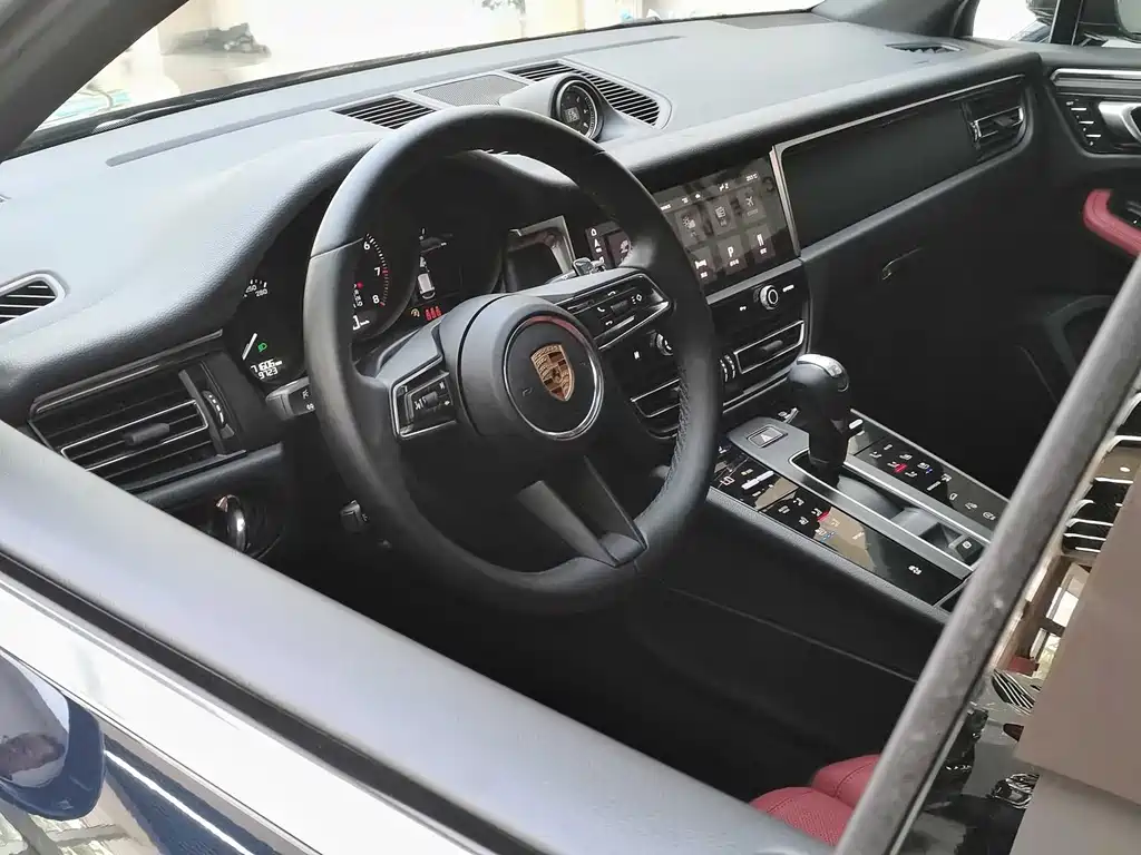 Porsche Macan 2023 — фото 12