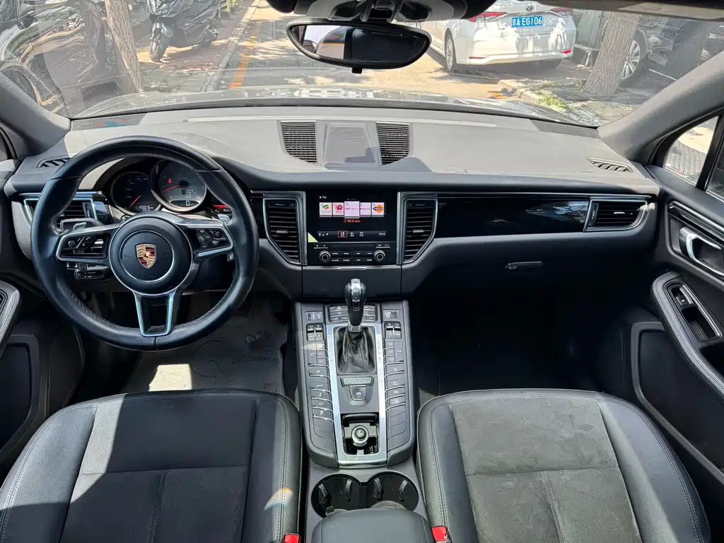 Porsche Macan 2016 — фото 10