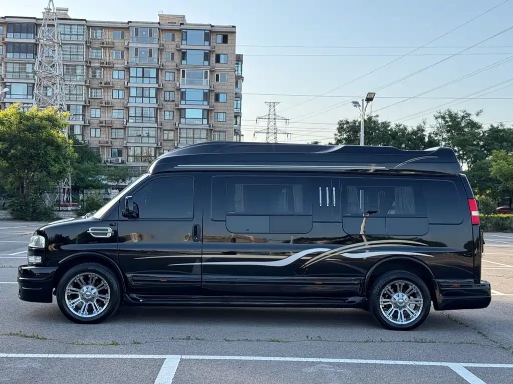 GMC Savana 2016 — фото 10