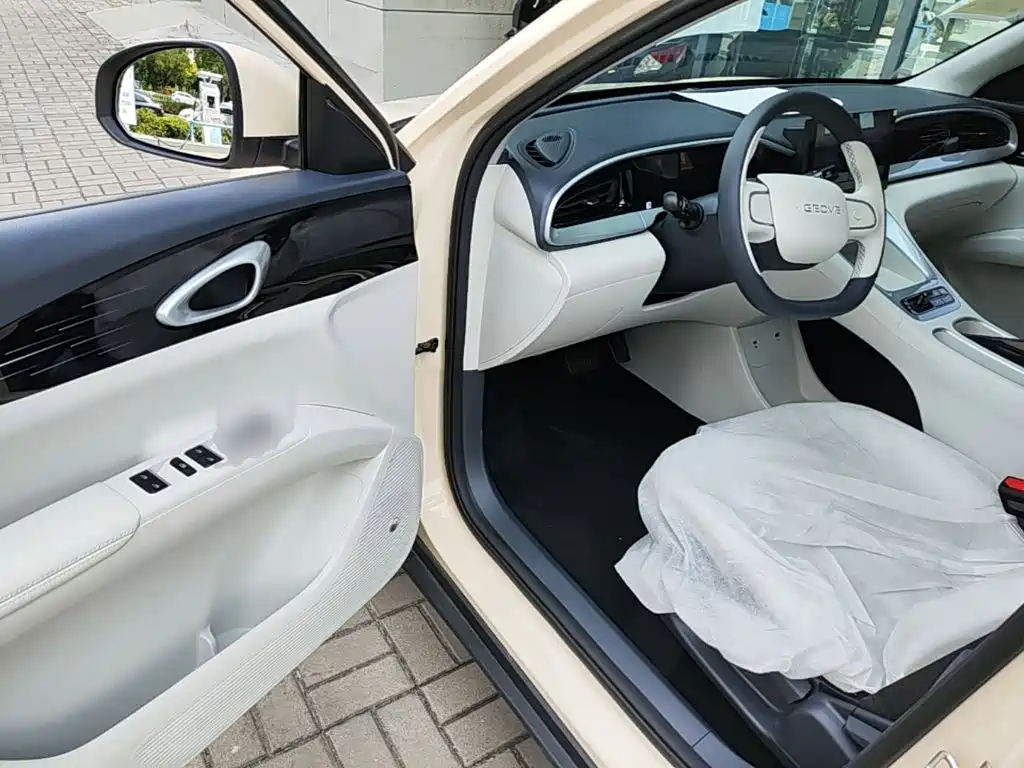 Geely Galaxy Starwish 2026 — фото 15