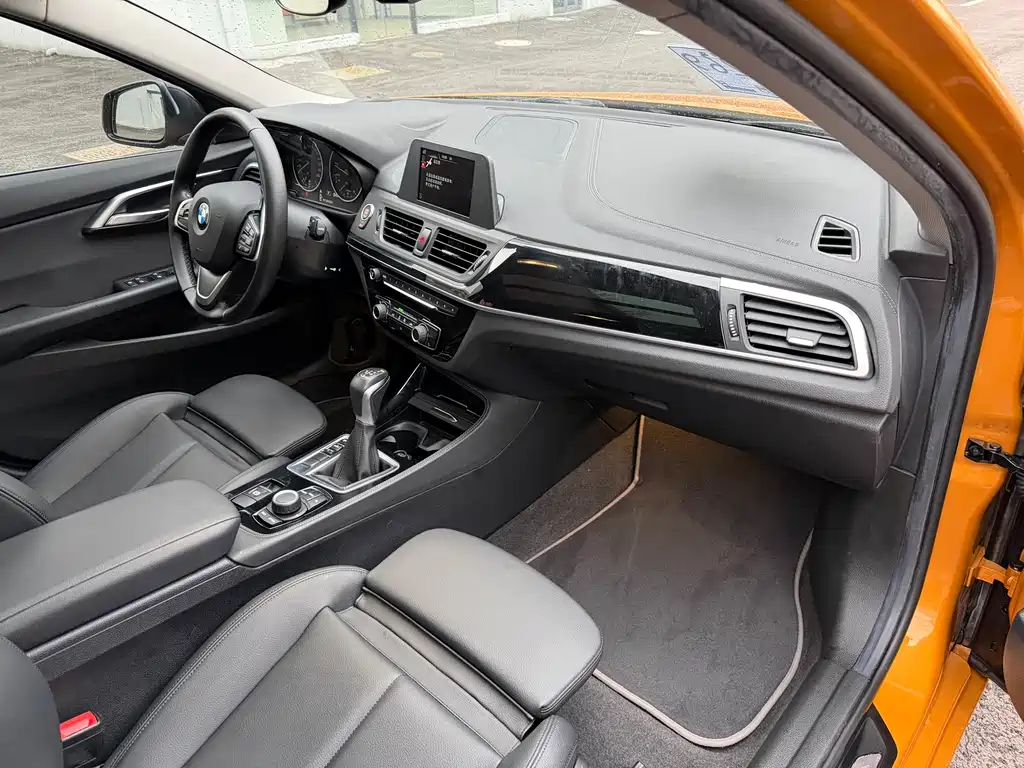 BMW 1 Series 2017 — фото 19