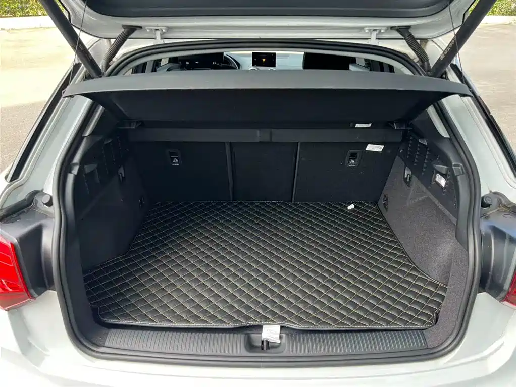 Audi Q2L 2024