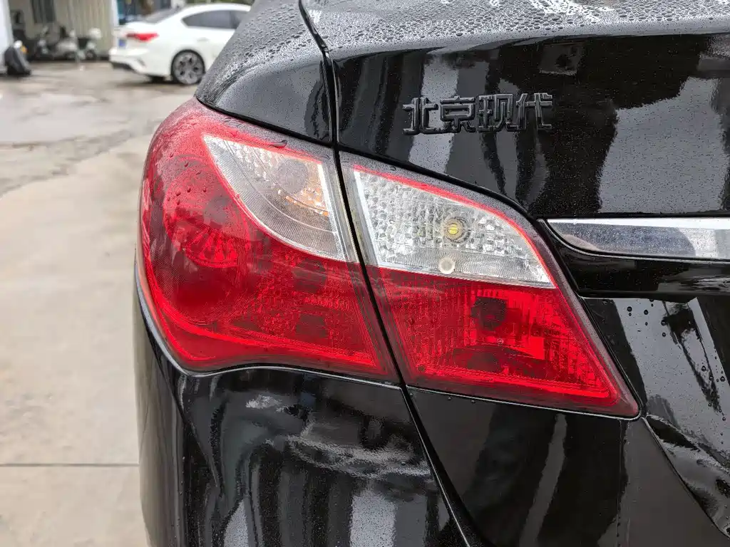 Hyundai Elantra 2014 — фото 15