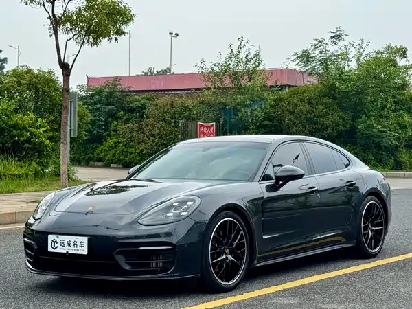 Porsche Panamera 2022