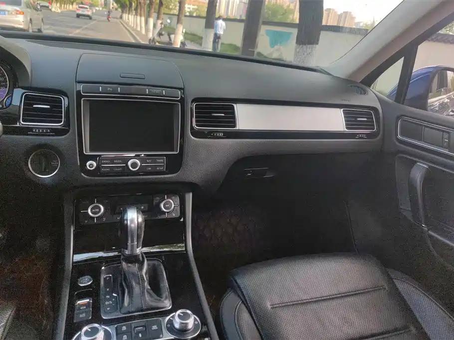 Volkswagen Touareg 2019 — фото 13