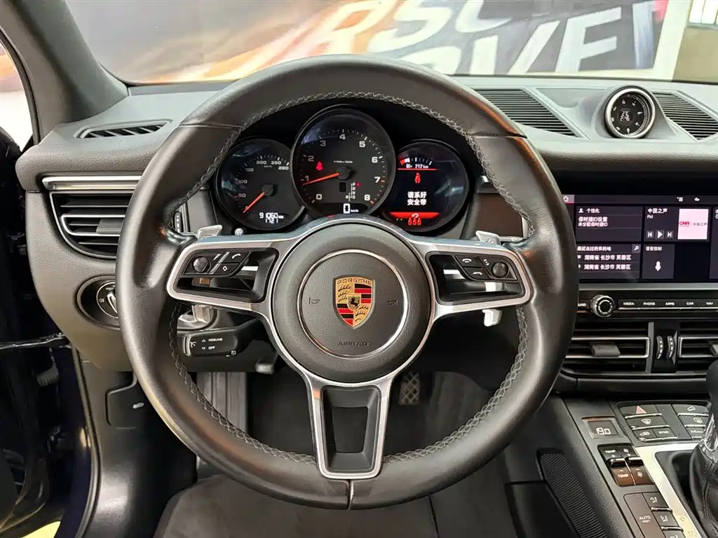 Porsche Macan 2021 — фото 16