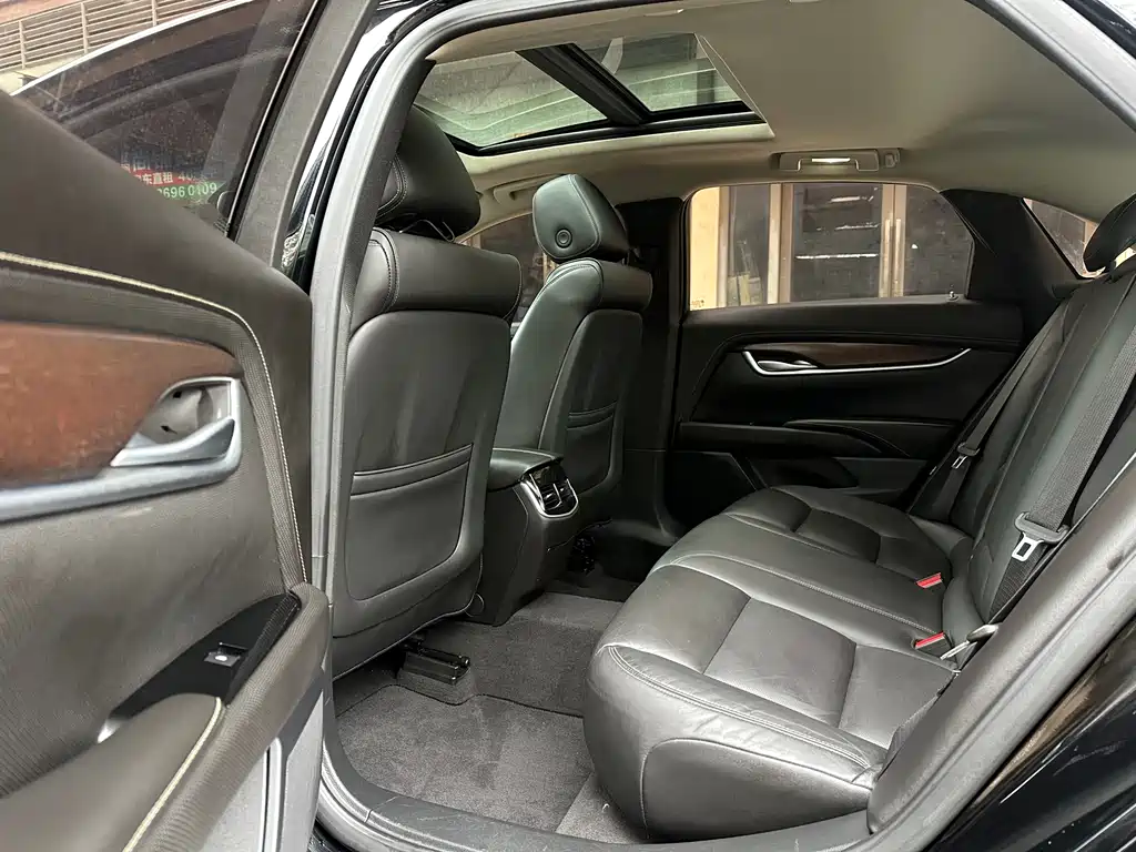 Cadillac XTS 2018 — фото 10