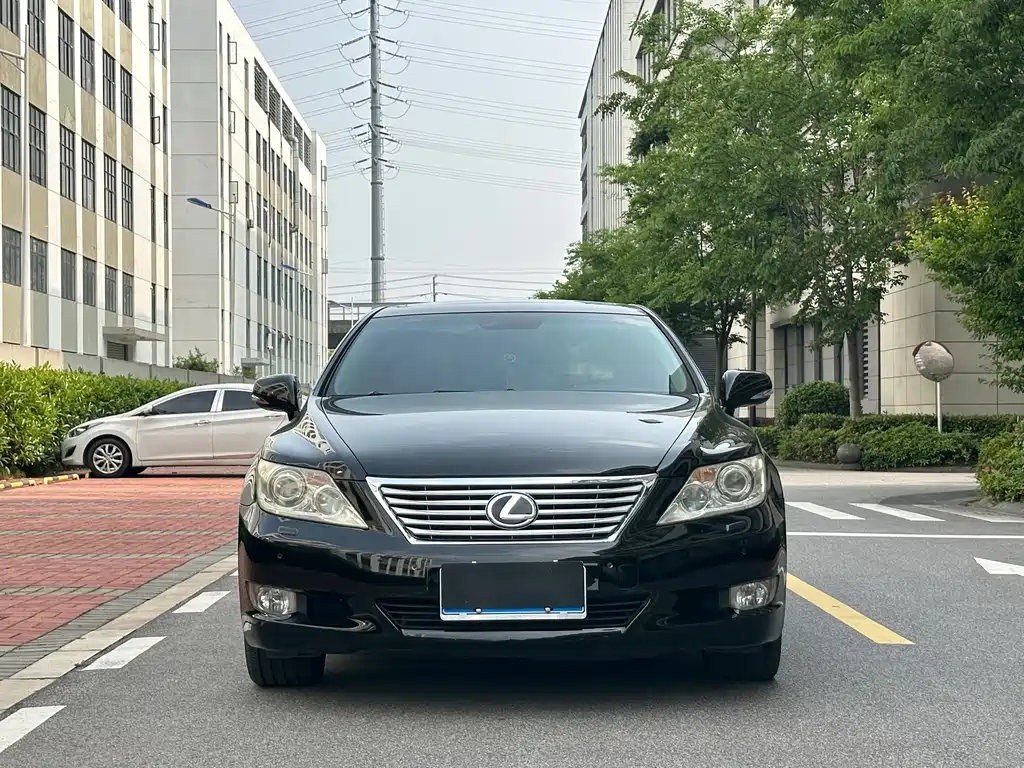 Lexus LS 2010