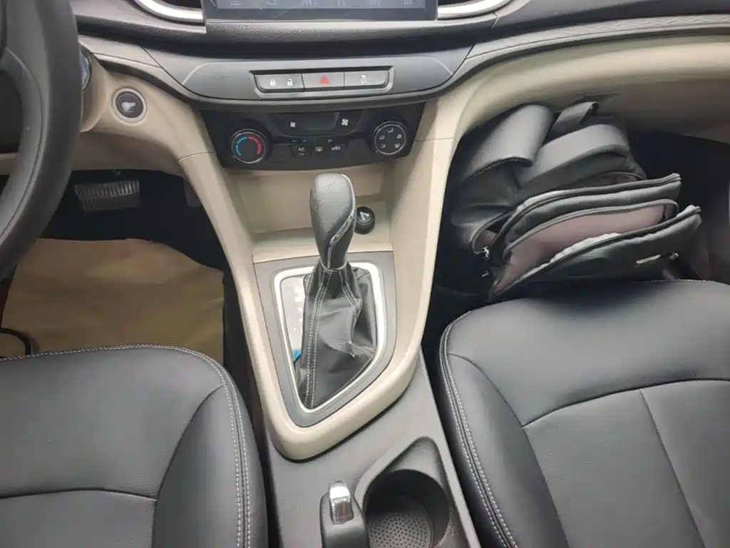 Buick Excelle 2017 — фото 14