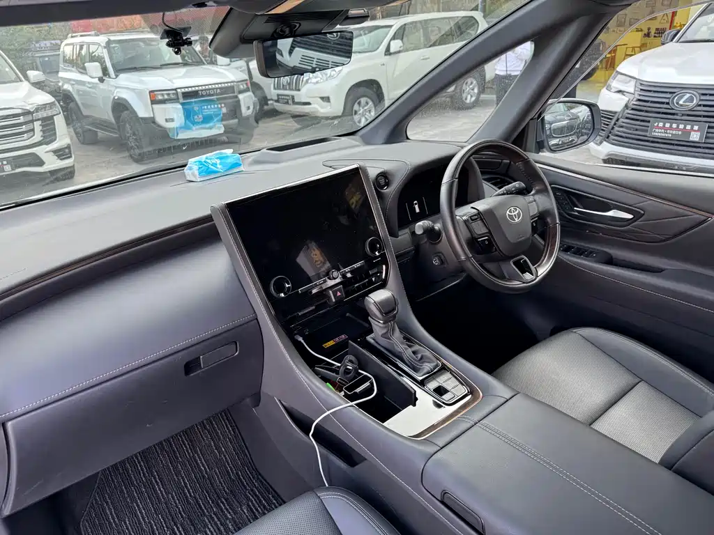 Toyota Alphard 2025 — фото 10