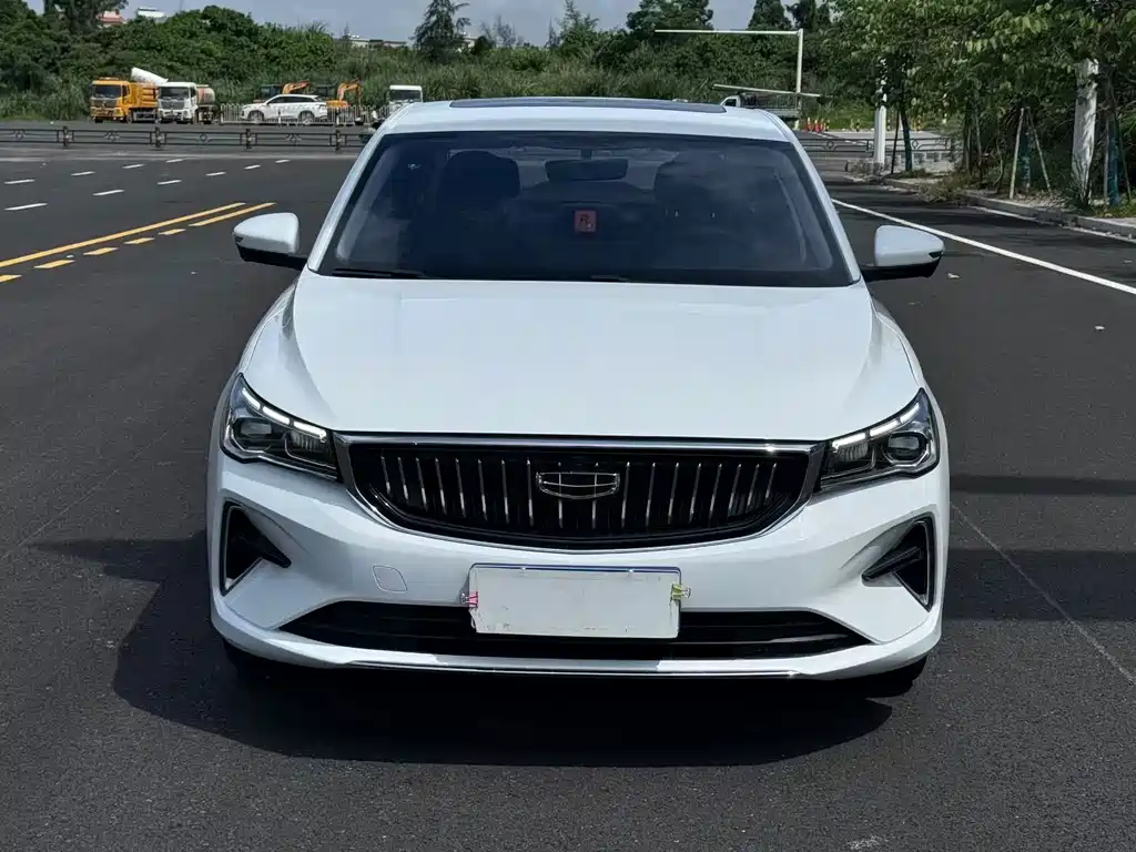 Geely Emgrand 2023