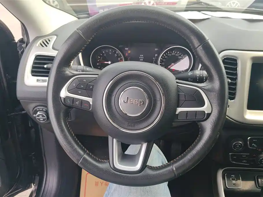 Jeep Compass 2019 — фото 14