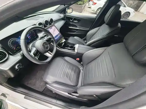 Mercedes-Benz C-Class 2024