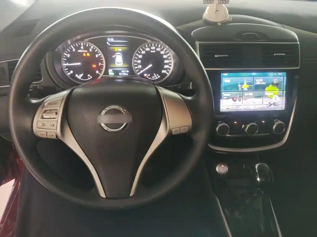 Nissan Tiida 2019 — фото 10